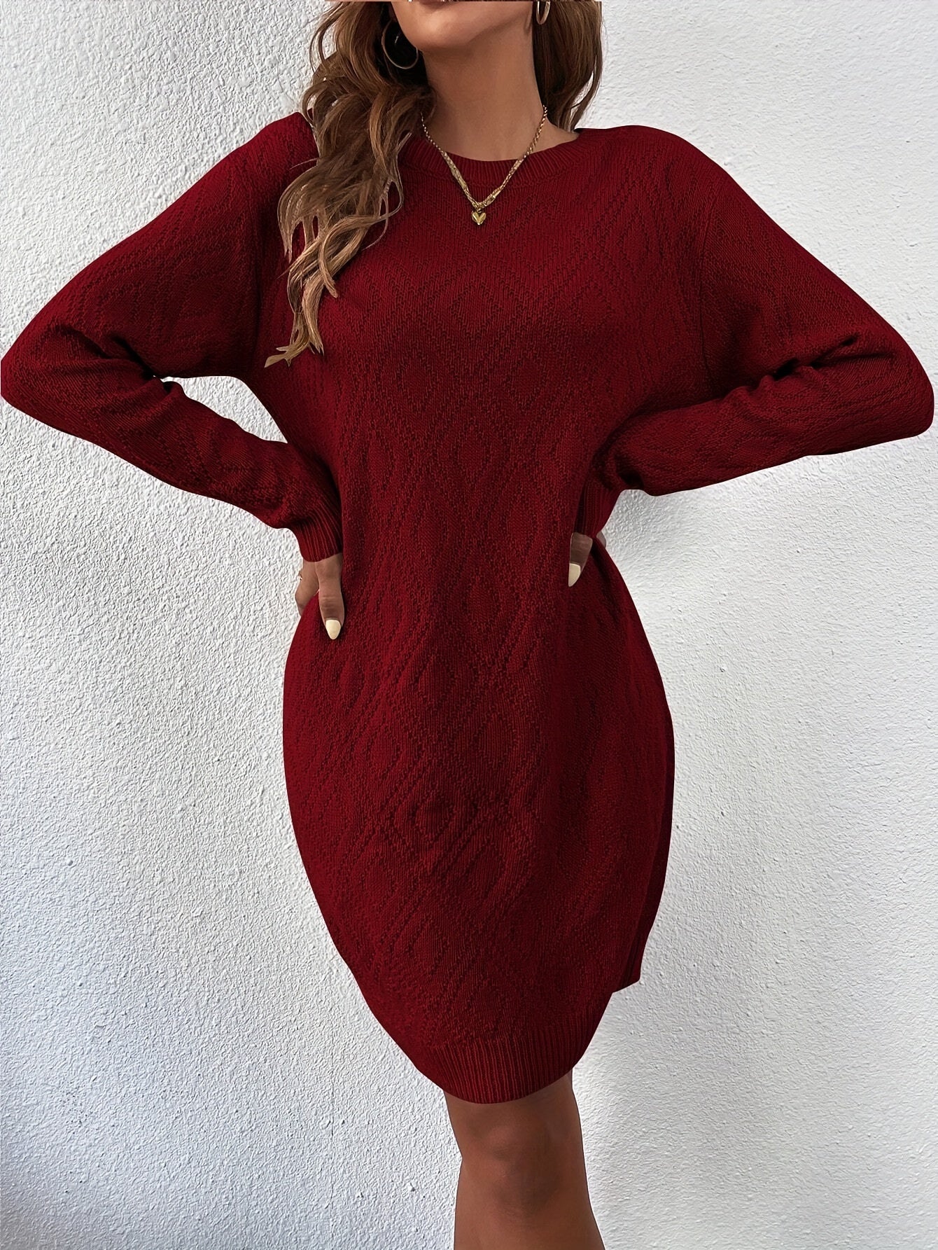 WW | Long-sleeved round-neck knitted sweater dress with belt