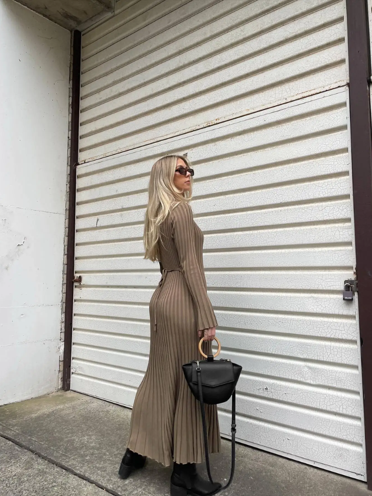 WW | Tight-fitting long knit dress with pleated design and stretch fabric, women's knit dress