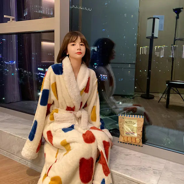 Soft and warm bathrobe with beautiful patterns for women