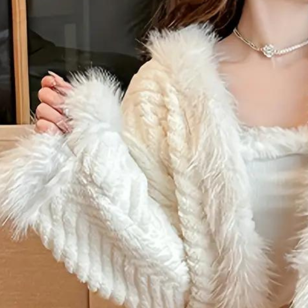 Soft and stylish bathrobe for women
