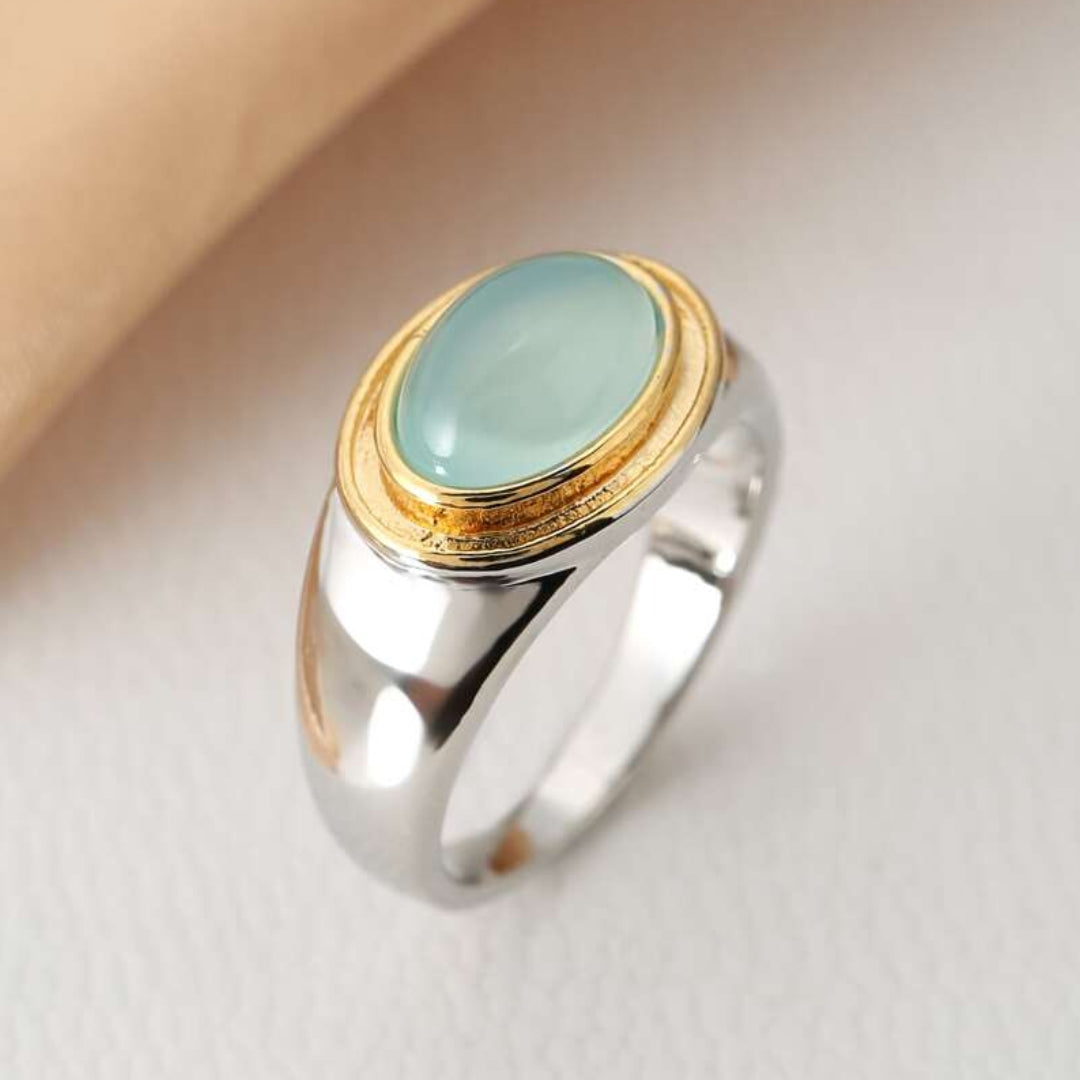 Vintage ring in green moonstone