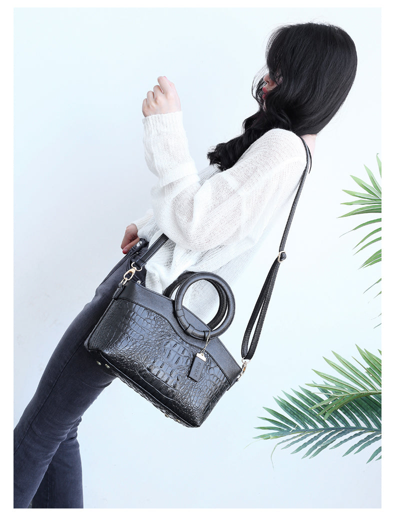 Talisa - Stylish crocodile leather bag with handmade details