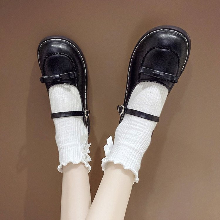Women's ballerinas with comfortable straps and fashionable bow detail W&W