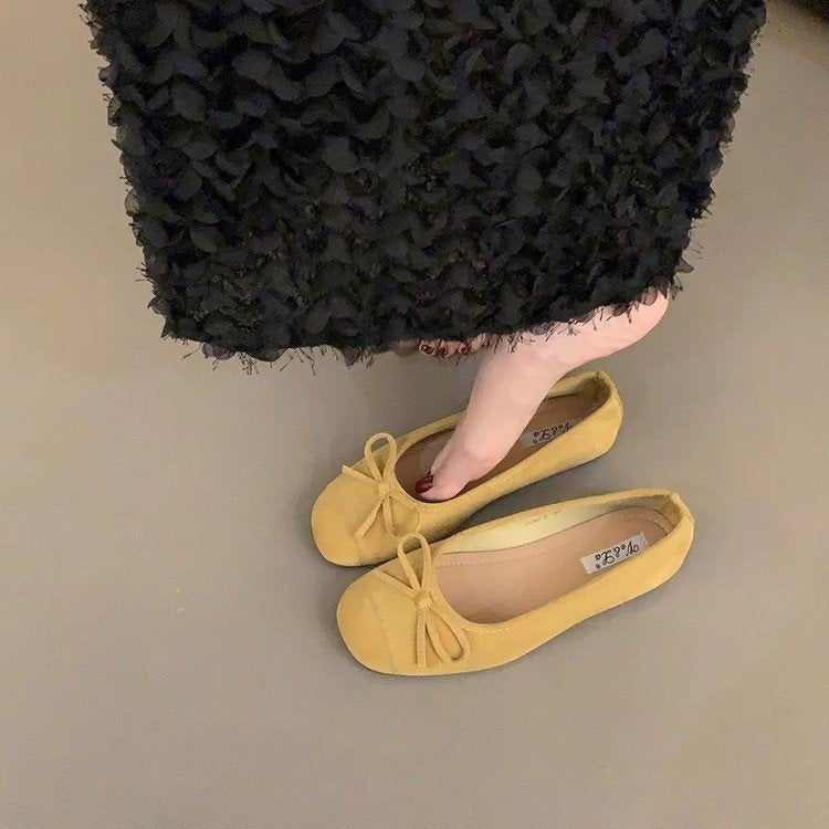 Women's ballerinas with decorative bow detail and ergonomic footbed W&W