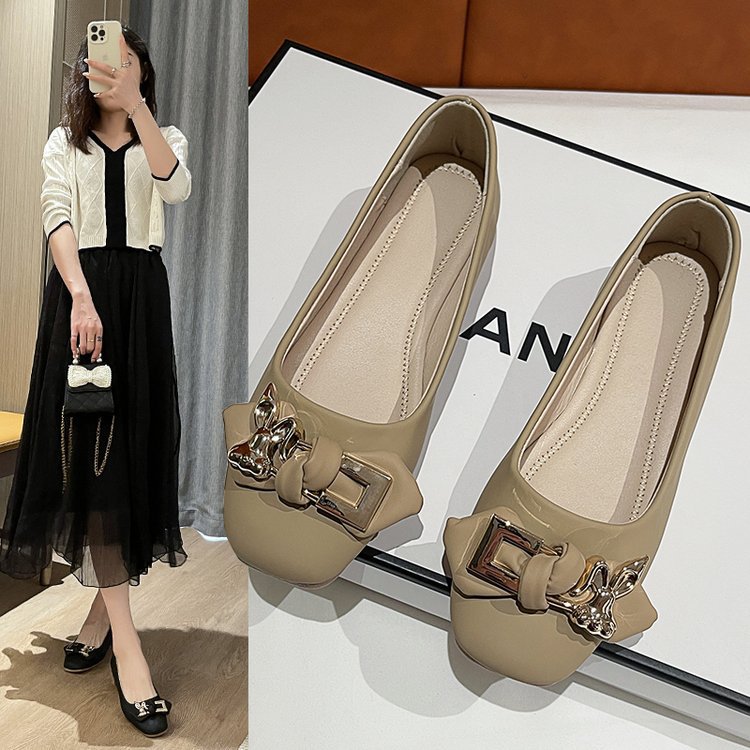 Women's ballerinas with decorative bow appliquŽ and comfortable insole W&W