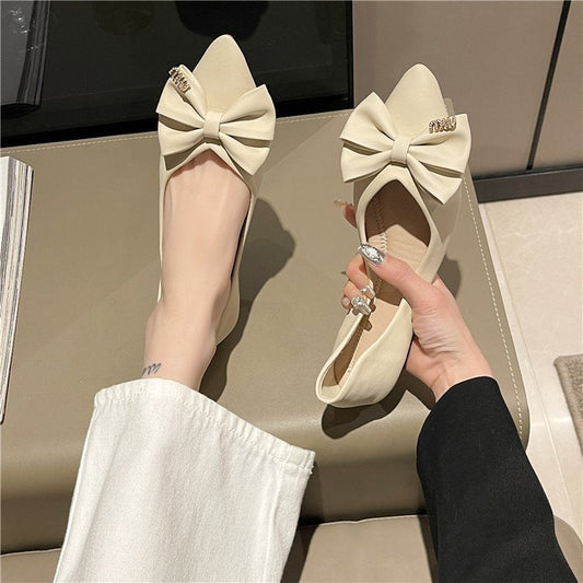Women's ballerinas with fashionable bow detail and sparkling jewelry W&W