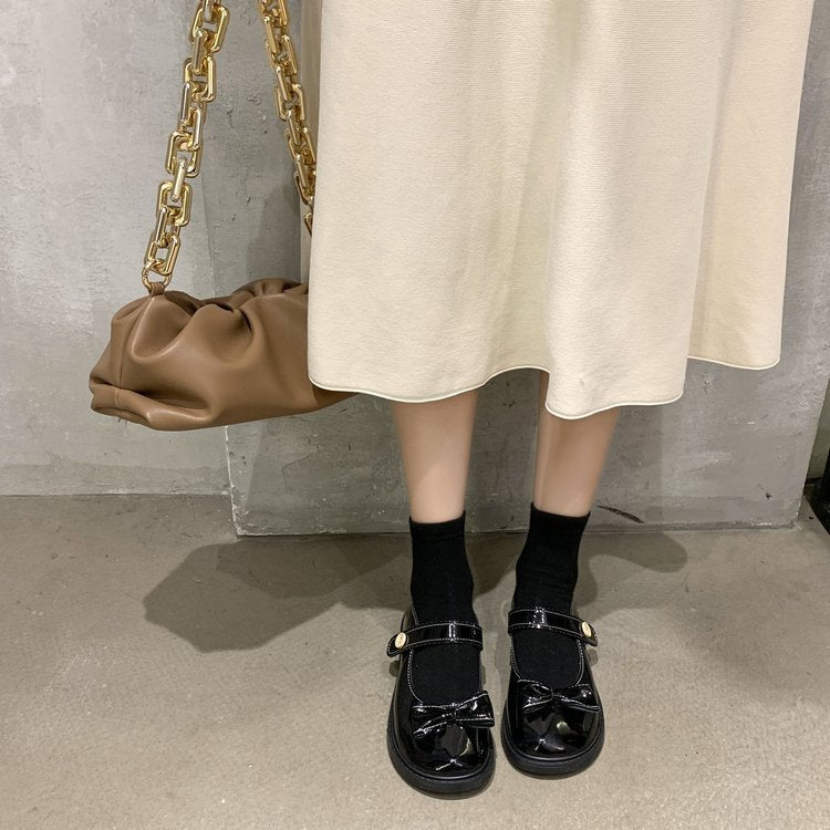 Women's ballerinas with decorative bow detail and comfortable insole W&W