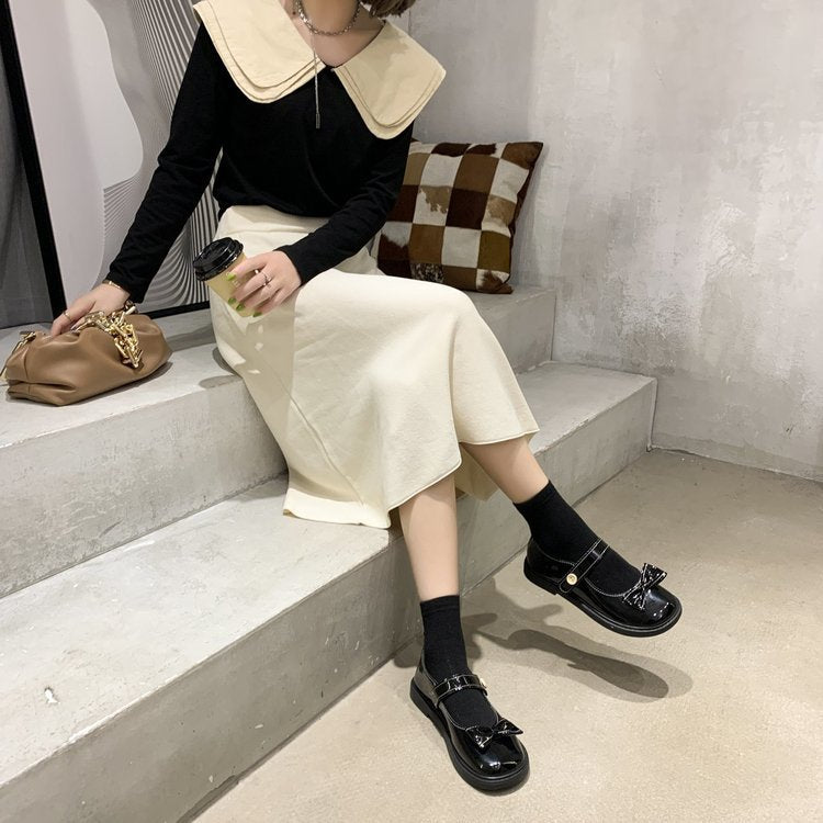 Women's ballerinas with decorative bow detail and comfortable insole W&W