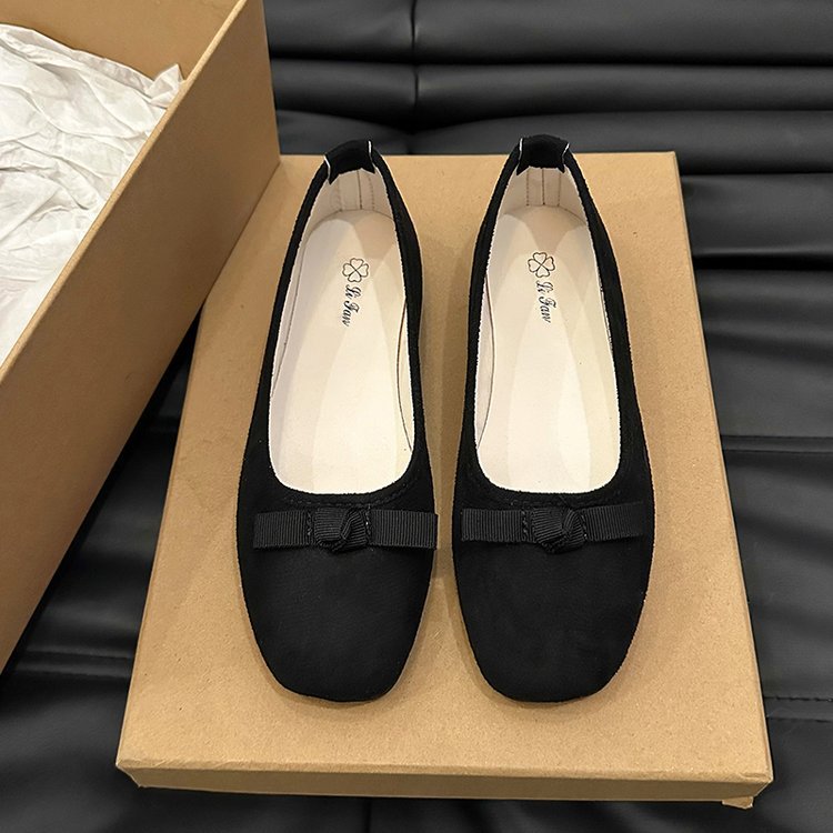 Women's ballerinas with decorative bow appliquŽ and comfortable sole W&W