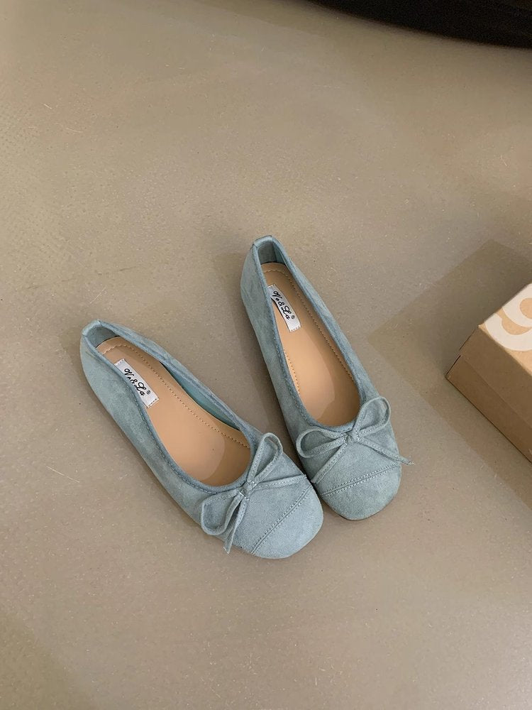 Women's ballerinas with decorative bow detail and ergonomic footbed W&W