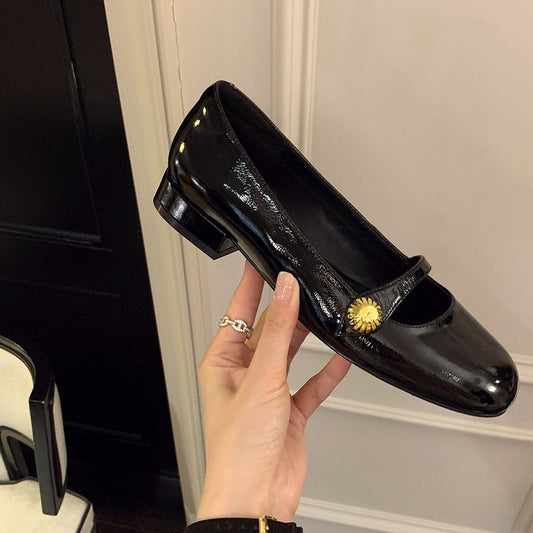 Women's ballerinas with decorative buckle and comfortable block heel W&W