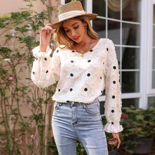 Women's blouse with decorative ruffle details and feminine lace structure WW