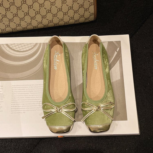 Women's ballerinas with elegant bow accents and comfortable sole W&W