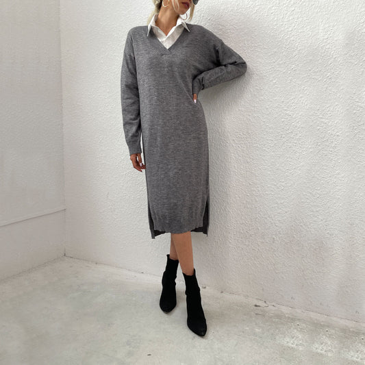 Women's knitted dress with deep V-neck and elegant waist belt WW
