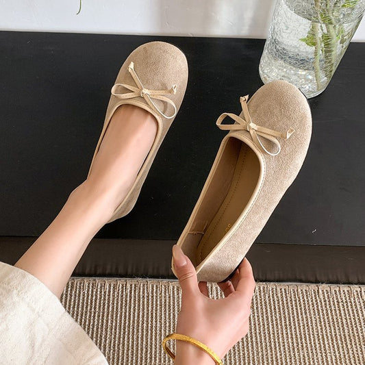 Women's ballerinas with chic bow accent and soft upper material W&W