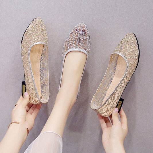 Women's ballerinas with delicate lace material and modern metallic detail W&W