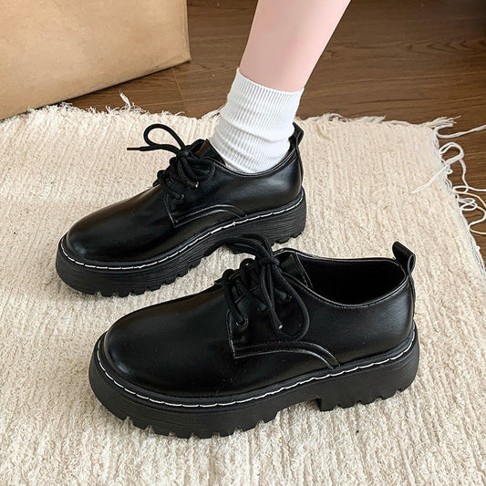 Women's chunky lace-up shoes with a sturdy profile and fashionable design W&W