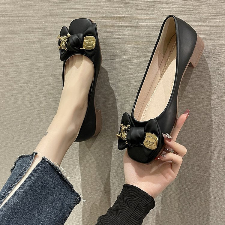 Women's ballerinas with elegant bow detail and gold accents W&W