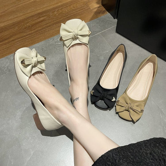 Women's ballerinas with elegant bow detail and comfortable block heel W&W