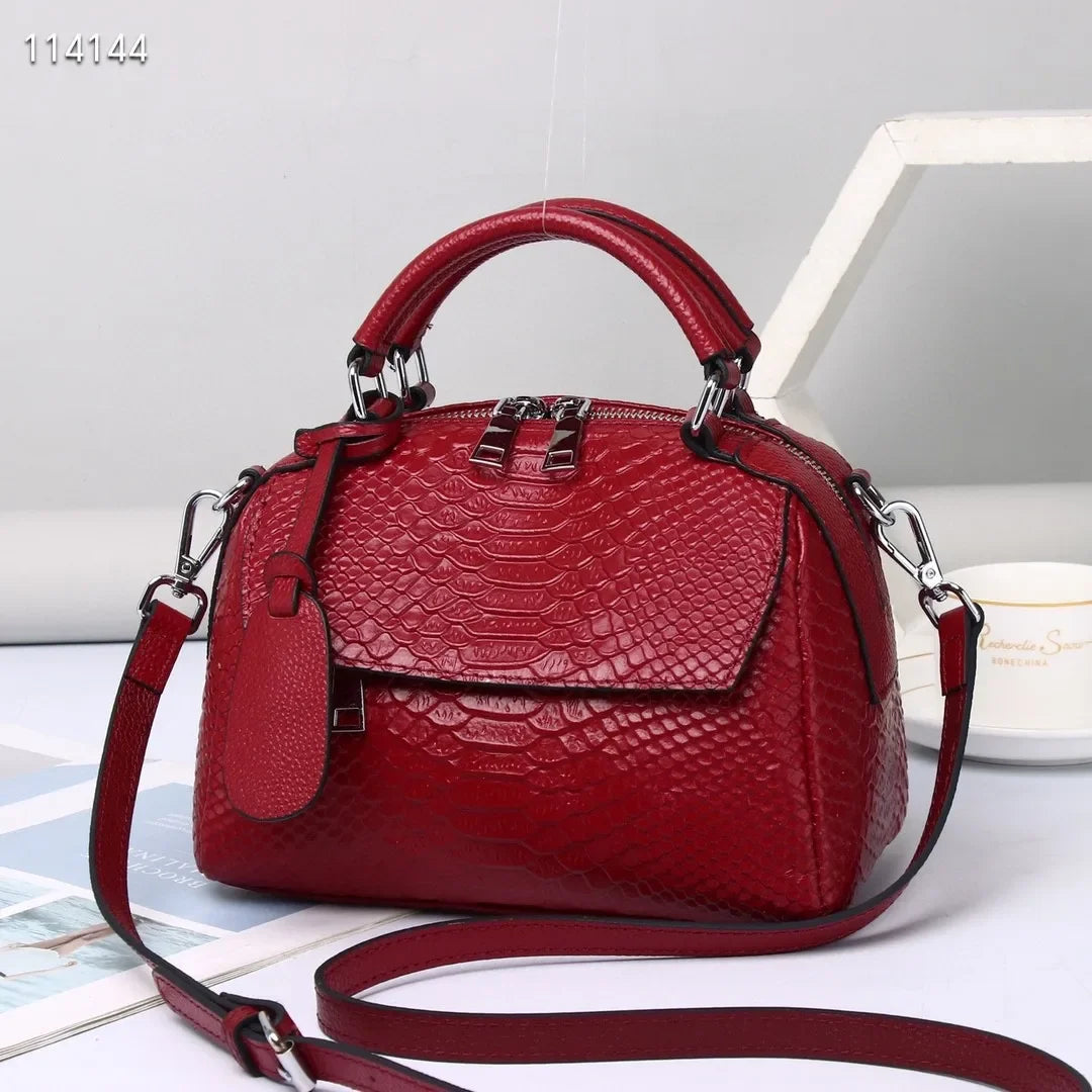 Liva | Elegant leather handbag with crocodile print