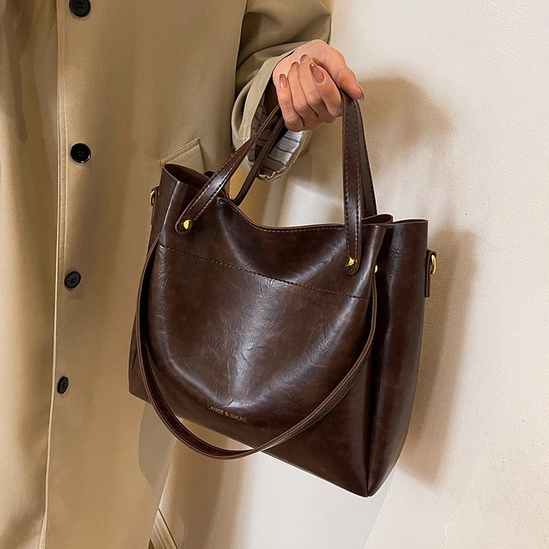 Daria | Elegant leather bag with two straps