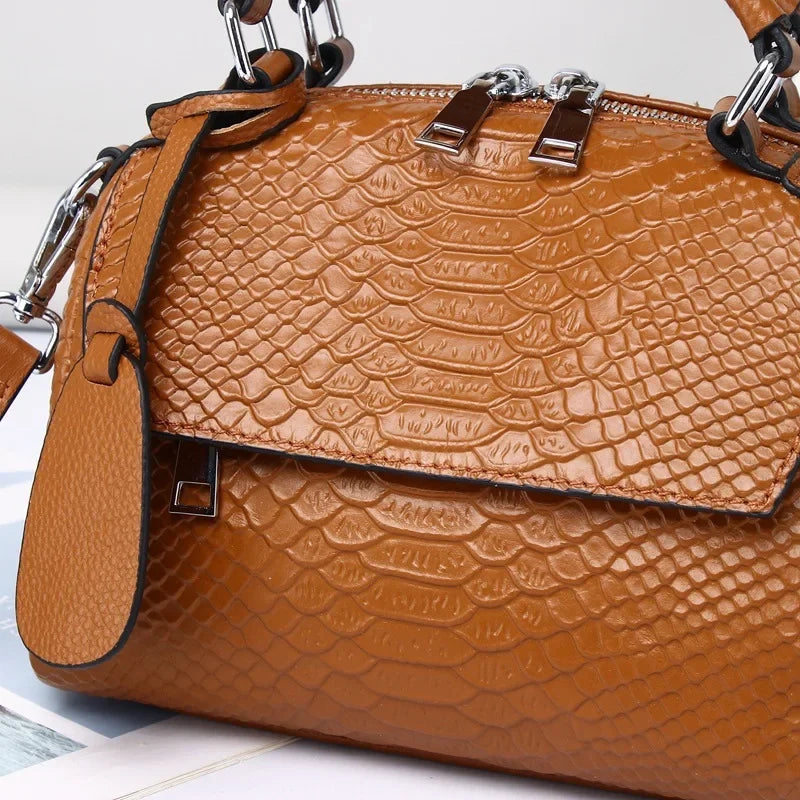 Liva | Elegant leather handbag with crocodile print