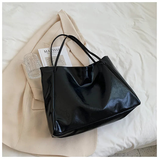 Trixie - Elegant leather shoulder bag