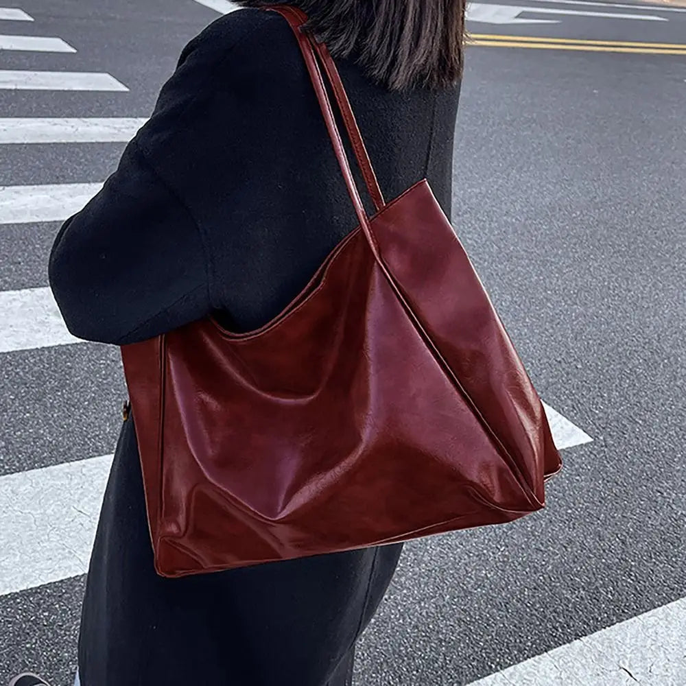 Trixie - Elegant leather shoulder bag