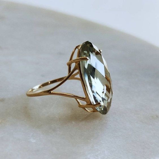 Vintage gold green crystal oval ring