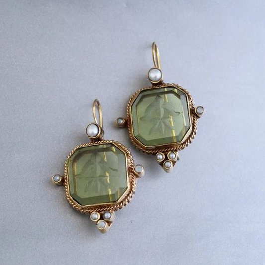 Vintage green earrings and pearls