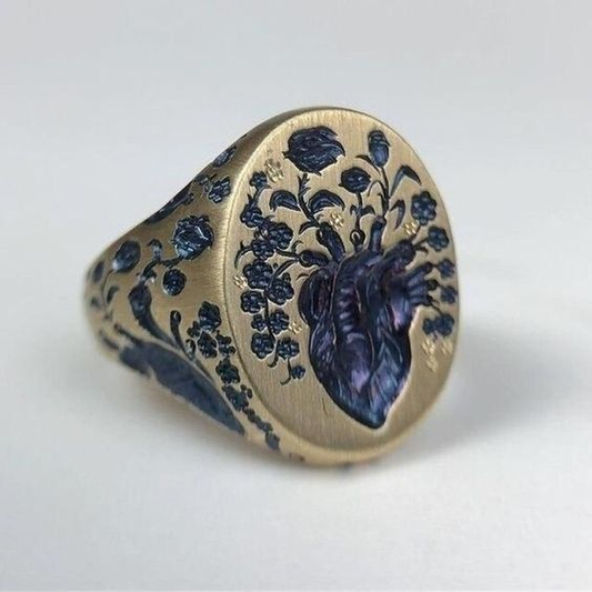 Vintage gold ring with blue flower