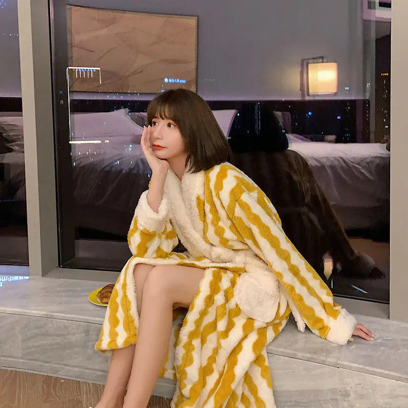 Soft and warm bathrobe with beautiful patterns for women