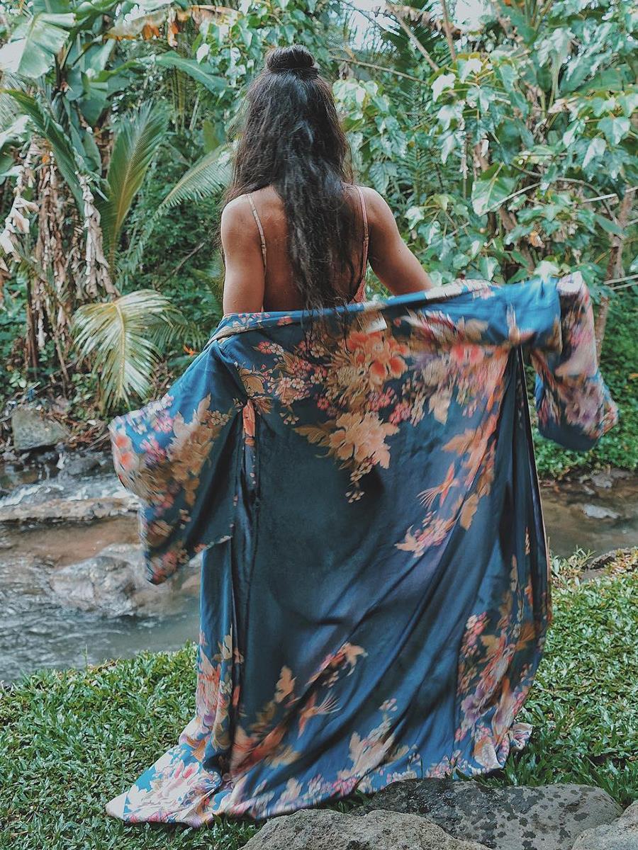 Long kimono robe with batwing sleeves